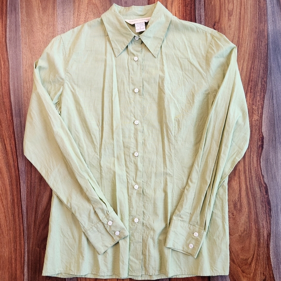Casual Corner Long Sleeved Button Down Ladies Shirt Size 6 Green - Picture 2 of 5